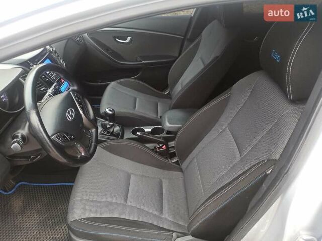 Серый Хендай i30, объемом двигателя 1.6 л и пробегом 126 тыс. км за 12300 $, фото 22 на Automoto.ua