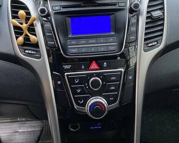 Хендай i30 2017 в Николаеве на Automoto.ua Серый Хендай i30, объемом двигателя 1.58 л и пробегом 228 тыс. км за 9999 $, фото 2 на Automoto.ua