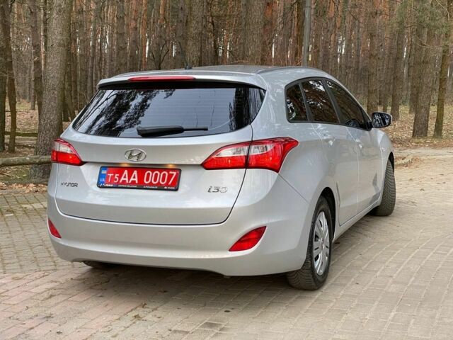 Серый Хендай i30, объемом двигателя 1.6 л и пробегом 220 тыс. км за 9999 $, фото 10 на Automoto.ua