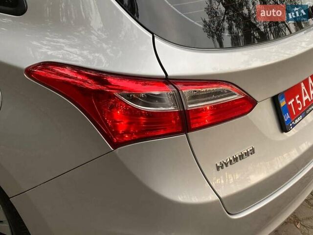 Хендай i30 2017 в Николаеве на Automoto.ua Серый Хендай i30, объемом двигателя 1.58 л и пробегом 228 тыс. км за 9999 $, фото 1 на Automoto.ua