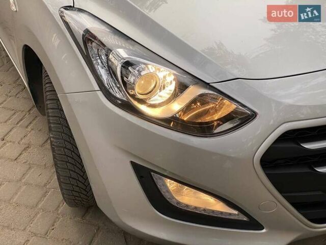 Хендай i30 2017 в Николаеве на Automoto.ua Серый Хендай i30, объемом двигателя 1.58 л и пробегом 228 тыс. км за 9999 $, фото 6 на Automoto.ua