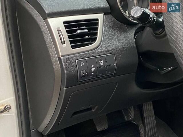 Хендай i30 2017 в Николаеве на Automoto.ua Серый Хендай i30, объемом двигателя 1.58 л и пробегом 228 тыс. км за 9999 $, фото 9 на Automoto.ua