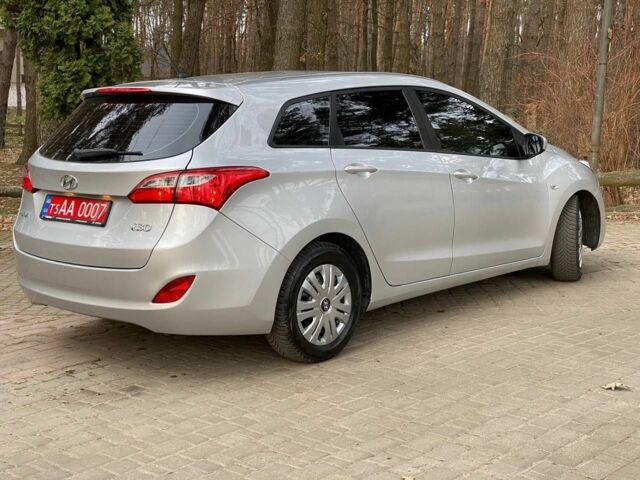 Серый Хендай i30, объемом двигателя 1.6 л и пробегом 220 тыс. км за 9999 $, фото 9 на Automoto.ua