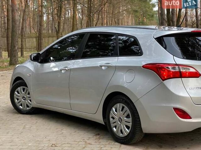 Хендай i30 2017 в Николаеве на Automoto.ua Серый Хендай i30, объемом двигателя 1.58 л и пробегом 228 тыс. км за 9999 $, фото 10 на Automoto.ua