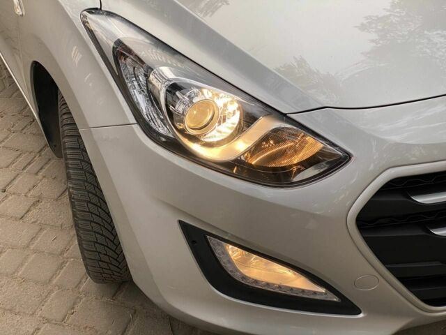 Серый Хендай i30, объемом двигателя 1.6 л и пробегом 220 тыс. км за 9999 $, фото 23 на Automoto.ua