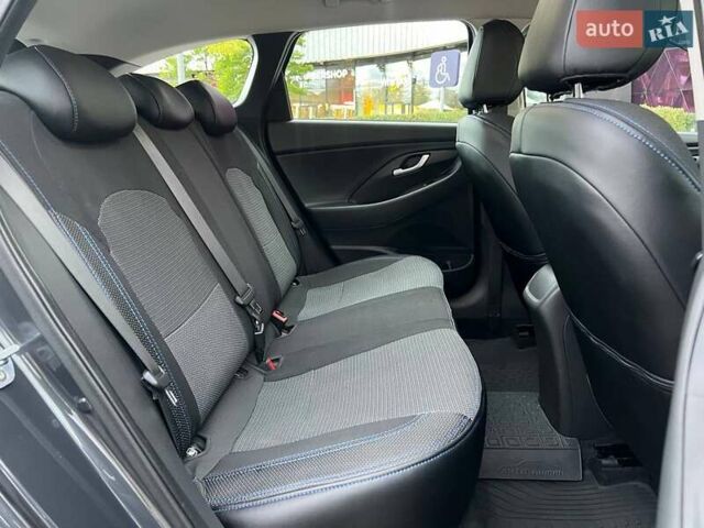 Серый Хендай i30, объемом двигателя 1.5 л и пробегом 55 тыс. км за 18490 $, фото 12 на Automoto.ua