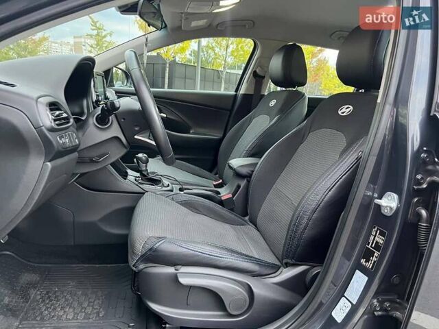 Серый Хендай i30, объемом двигателя 1.5 л и пробегом 55 тыс. км за 18690 $, фото 10 на Automoto.ua