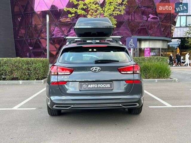Серый Хендай i30, объемом двигателя 1.5 л и пробегом 55 тыс. км за 18690 $, фото 6 на Automoto.ua