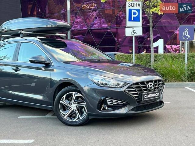 Серый Хендай i30, объемом двигателя 1.5 л и пробегом 55 тыс. км за 18490 $, фото 3 на Automoto.ua