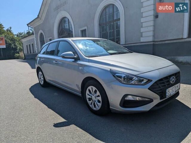 Серый Хендай i30, объемом двигателя 1.5 л и пробегом 77 тыс. км за 16500 $, фото 2 на Automoto.ua