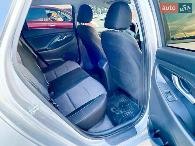 Серый Хендай i30, объемом двигателя 1.5 л и пробегом 83 тыс. км за 16500 $, фото 8 на Automoto.ua