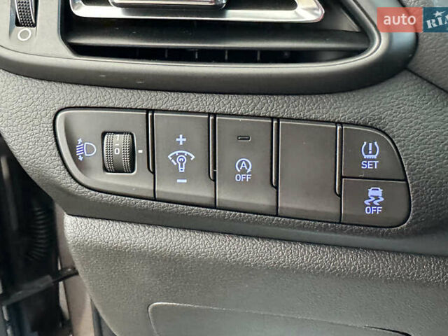 Серый Хендай i30, объемом двигателя 1.5 л и пробегом 173 тыс. км за 16250 $, фото 22 на Automoto.ua