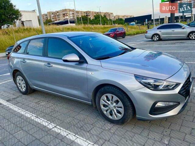 Серый Хендай i30, объемом двигателя 1.5 л и пробегом 83 тыс. км за 16500 $, фото 1 на Automoto.ua