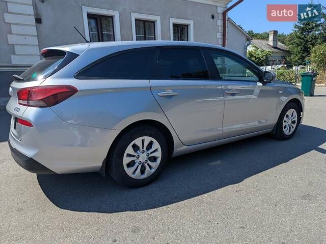 Серый Хендай i30, объемом двигателя 1.5 л и пробегом 77 тыс. км за 16500 $, фото 4 на Automoto.ua