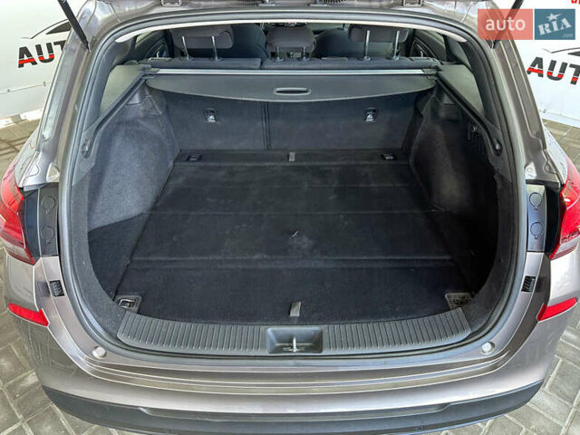 Сірий Хендай i30, об'ємом двигуна 1.5 л та пробігом 173 тис. км за 16650 $, фото 5 на Automoto.ua