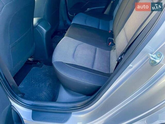 Серый Хендай i30, объемом двигателя 1.5 л и пробегом 83 тыс. км за 16500 $, фото 7 на Automoto.ua