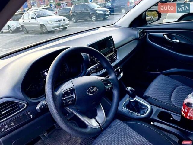 Серый Хендай i30, объемом двигателя 1.5 л и пробегом 83 тыс. км за 16500 $, фото 6 на Automoto.ua