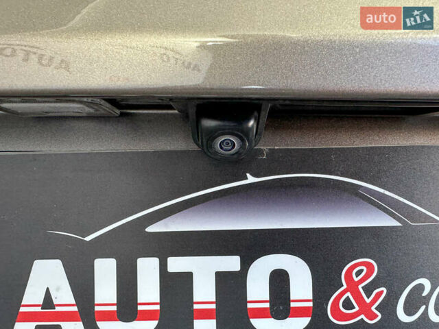 Сірий Хендай i30, об'ємом двигуна 1.5 л та пробігом 173 тис. км за 16650 $, фото 5 на Automoto.ua