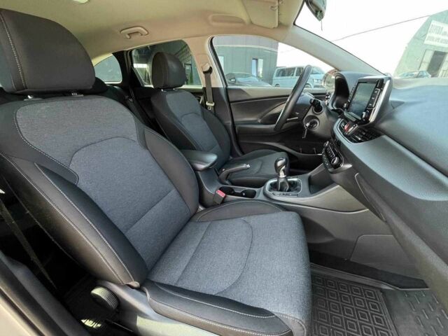 Серый Хендай i30, объемом двигателя 1.5 л и пробегом 188 тыс. км за 11590 $, фото 17 на Automoto.ua