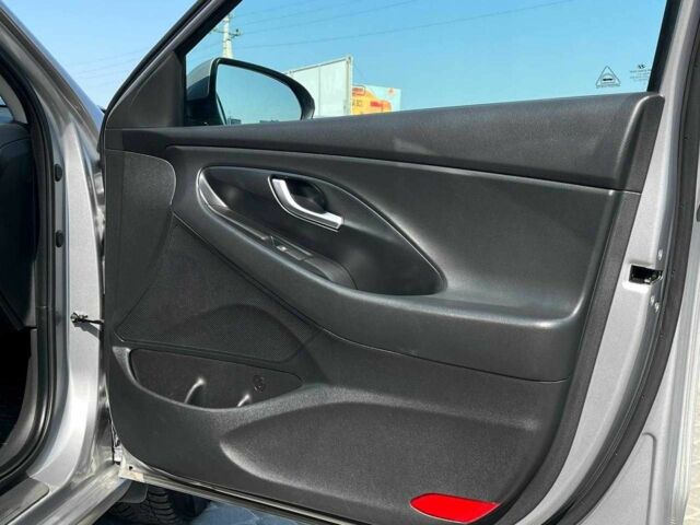 Серый Хендай i30, объемом двигателя 1.5 л и пробегом 188 тыс. км за 11590 $, фото 12 на Automoto.ua