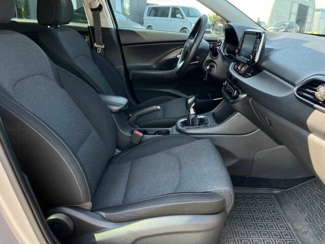 Серый Хендай i30, объемом двигателя 1.5 л и пробегом 188 тыс. км за 11590 $, фото 18 на Automoto.ua