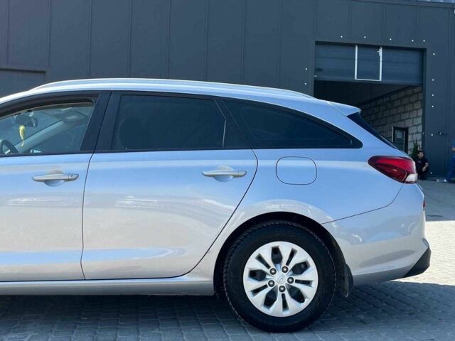 Серый Хендай i30, объемом двигателя 1.5 л и пробегом 188 тыс. км за 11590 $, фото 6 на Automoto.ua