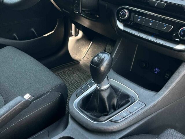 Серый Хендай i30, объемом двигателя 1.5 л и пробегом 188 тыс. км за 11590 $, фото 15 на Automoto.ua