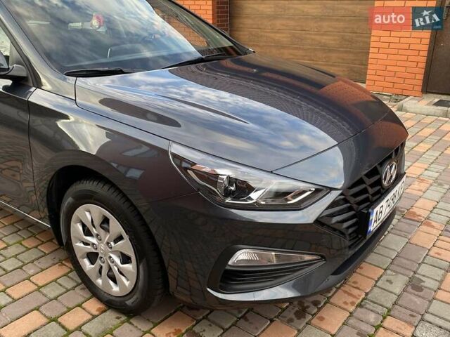 Серый Хендай i30, объемом двигателя 1.5 л и пробегом 3 тыс. км за 19999 $, фото 11 на Automoto.ua
