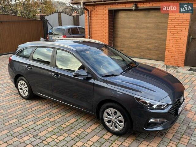 Серый Хендай i30, объемом двигателя 1.5 л и пробегом 3 тыс. км за 19999 $, фото 10 на Automoto.ua