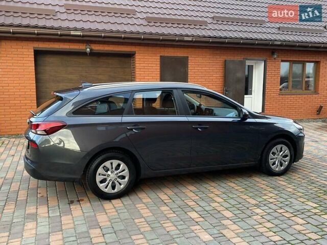 Серый Хендай i30, объемом двигателя 1.5 л и пробегом 3 тыс. км за 19999 $, фото 13 на Automoto.ua