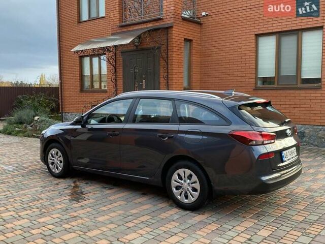 Серый Хендай i30, объемом двигателя 1.5 л и пробегом 3 тыс. км за 19999 $, фото 5 на Automoto.ua