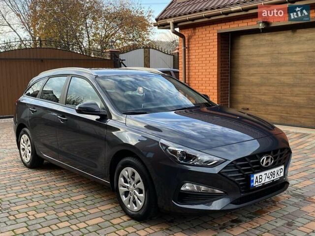 Серый Хендай i30, объемом двигателя 1.5 л и пробегом 3 тыс. км за 19999 $, фото 9 на Automoto.ua