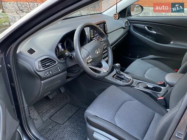 Серый Хендай i30, объемом двигателя 1.5 л и пробегом 3 тыс. км за 19999 $, фото 18 на Automoto.ua