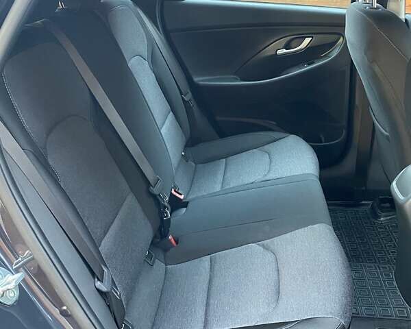 Серый Хендай i30, объемом двигателя 1.5 л и пробегом 3 тыс. км за 19999 $, фото 28 на Automoto.ua