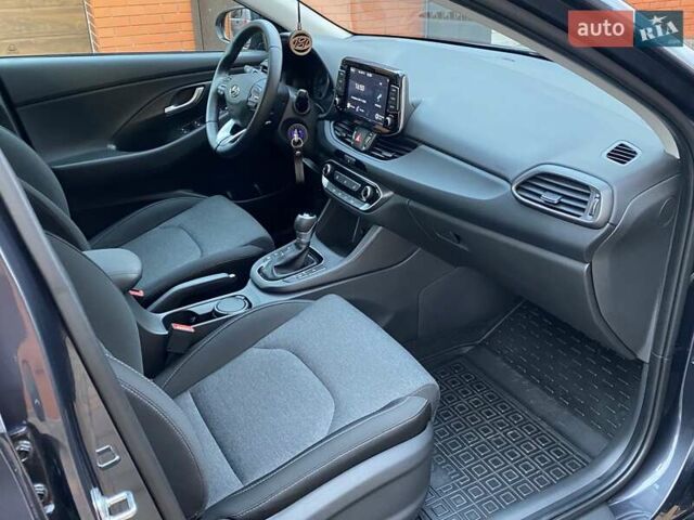 Серый Хендай i30, объемом двигателя 1.5 л и пробегом 3 тыс. км за 19999 $, фото 31 на Automoto.ua