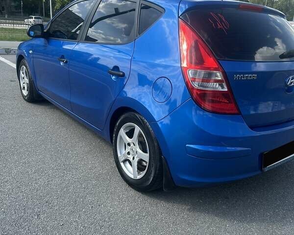Синій Хендай i30, об'ємом двигуна 1.4 л та пробігом 212 тис. км за 5700 $, фото 10 на Automoto.ua