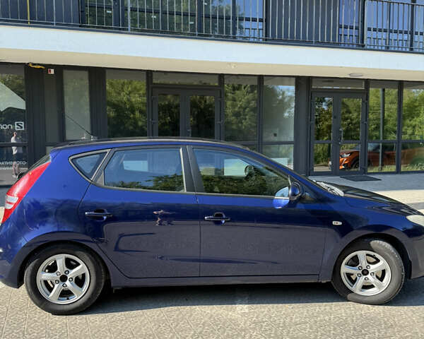 Синий Хендай i30, объемом двигателя 1.59 л и пробегом 226 тыс. км за 4800 $, фото 6 на Automoto.ua