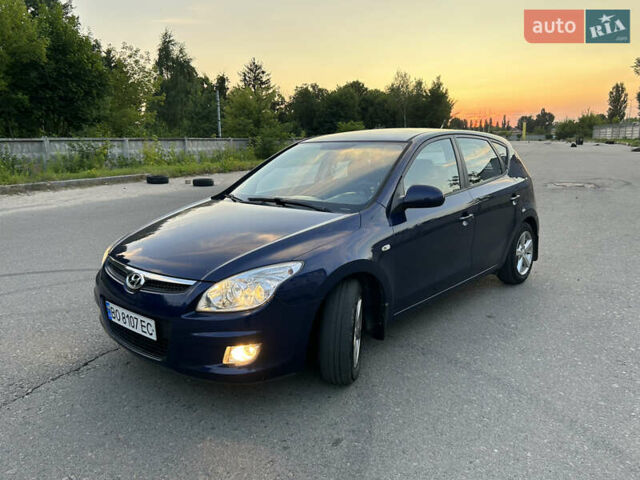 Синий Хендай i30, объемом двигателя 2 л и пробегом 222 тыс. км за 6750 $, фото 1 на Automoto.ua