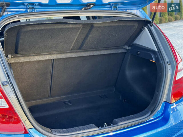 Синий Хендай i30, объемом двигателя 1.6 л и пробегом 192 тыс. км за 7800 $, фото 50 на Automoto.ua