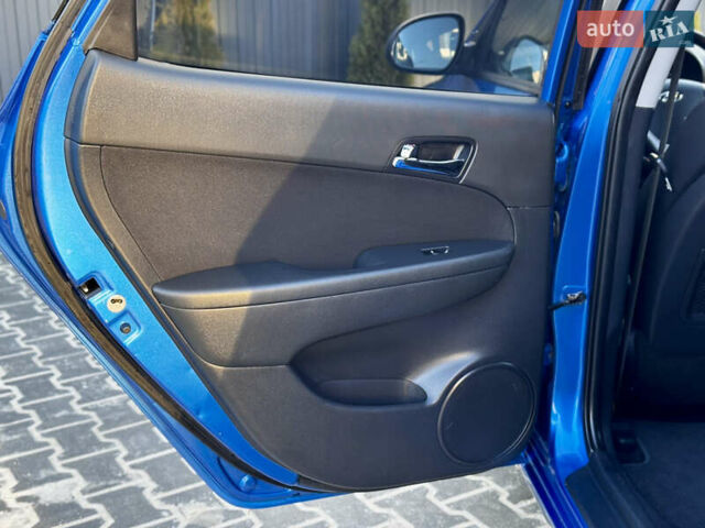 Синий Хендай i30, объемом двигателя 1.6 л и пробегом 192 тыс. км за 7800 $, фото 48 на Automoto.ua