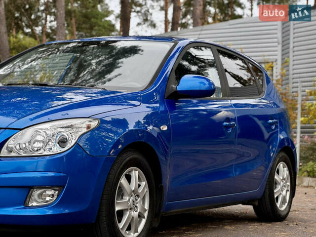 Синий Хендай i30, объемом двигателя 1.6 л и пробегом 189 тыс. км за 7900 $, фото 7 на Automoto.ua