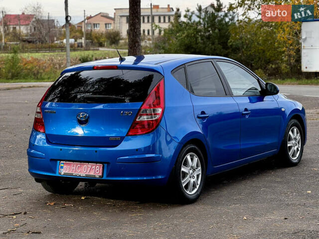 Синий Хендай i30, объемом двигателя 1.6 л и пробегом 189 тыс. км за 7900 $, фото 17 на Automoto.ua