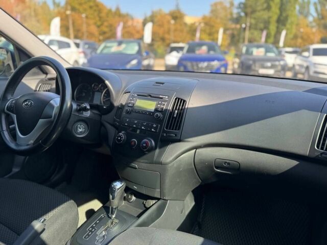 Синий Хендай i30, объемом двигателя 1.6 л и пробегом 213 тыс. км за 6900 $, фото 15 на Automoto.ua