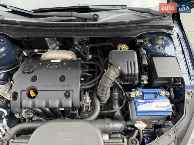 Синий Хендай i30, объемом двигателя 1.4 л и пробегом 191 тыс. км за 6200 $, фото 98 на Automoto.ua
