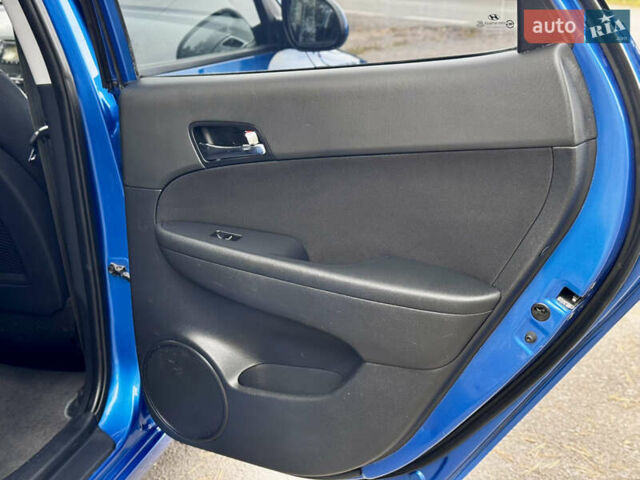 Синий Хендай i30, объемом двигателя 1.6 л и пробегом 189 тыс. км за 7900 $, фото 50 на Automoto.ua