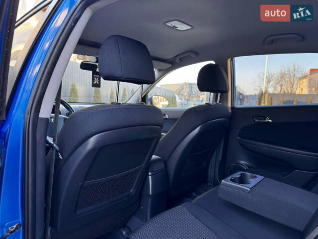 Синий Хендай i30, объемом двигателя 1.6 л и пробегом 192 тыс. км за 7800 $, фото 47 на Automoto.ua