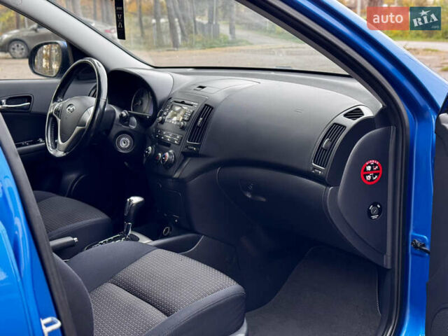 Синий Хендай i30, объемом двигателя 1.6 л и пробегом 189 тыс. км за 7900 $, фото 35 на Automoto.ua