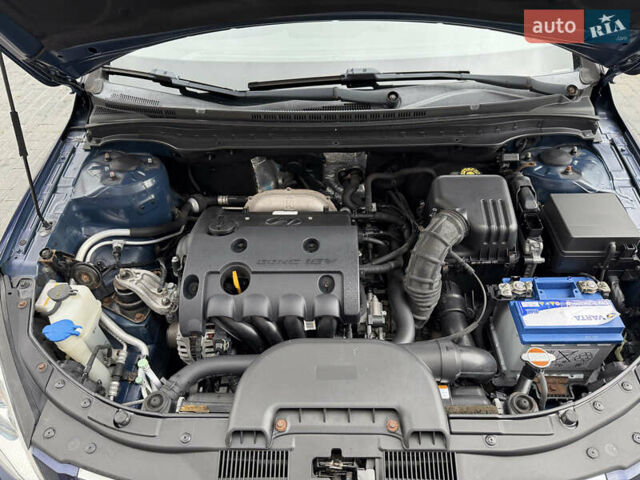 Синий Хендай i30, объемом двигателя 1.4 л и пробегом 191 тыс. км за 6200 $, фото 96 на Automoto.ua