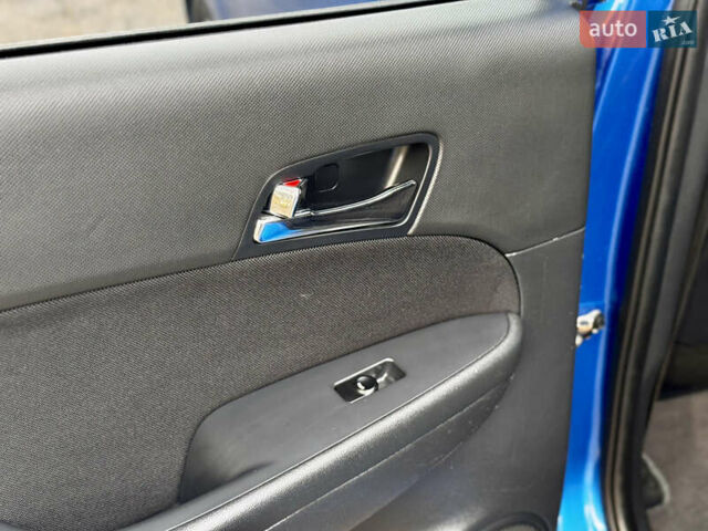 Синий Хендай i30, объемом двигателя 1.6 л и пробегом 189 тыс. км за 7900 $, фото 53 на Automoto.ua