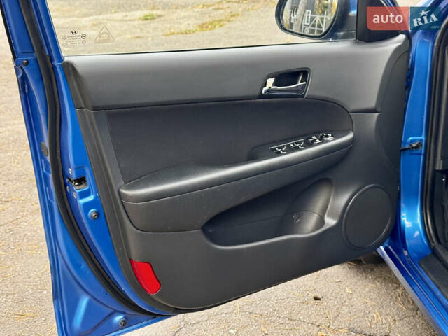 Синий Хендай i30, объемом двигателя 1.6 л и пробегом 189 тыс. км за 7999 $, фото 30 на Automoto.ua
